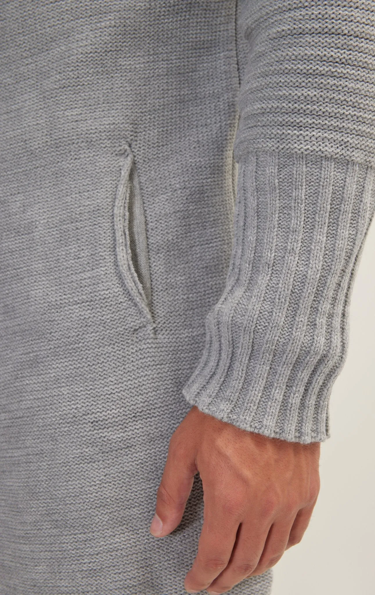 Ribbed Sleeves Fitted Cardigan - Grey