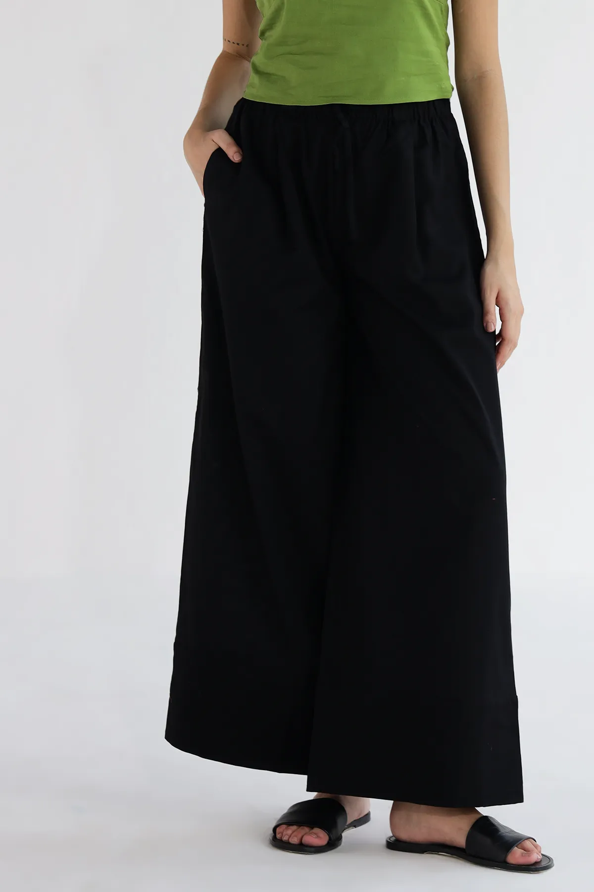 Wide-Leg Pants : Black